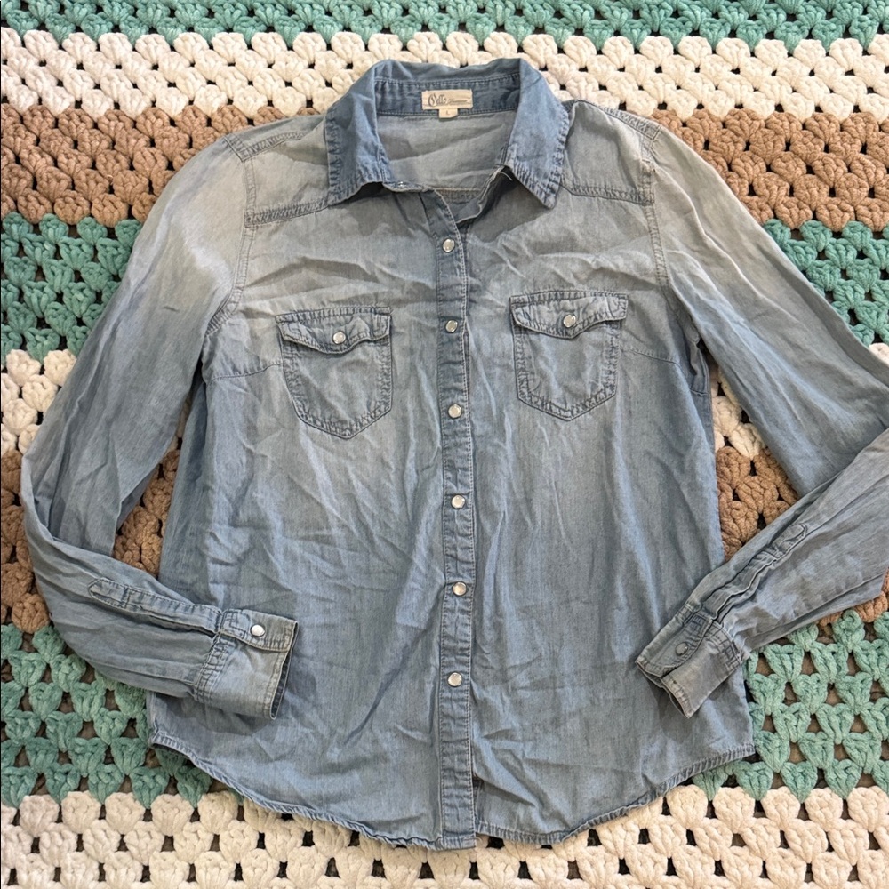 Cello Denim Jean Soft Blue Casual Button Down Shirt Womans sz Large